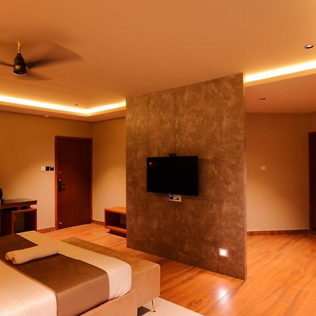 Hotel Classico International Kannangad Exterior foto