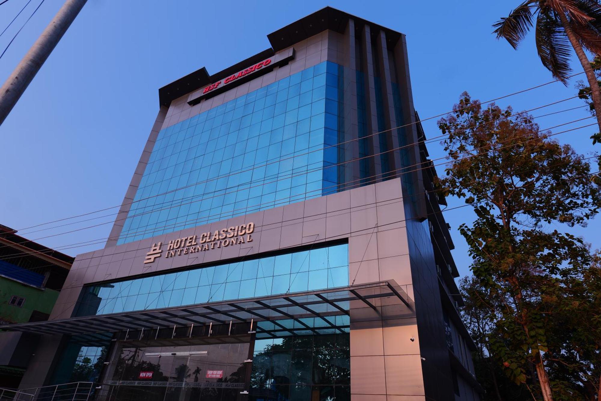 Hotel Classico International Kannangad Exterior foto